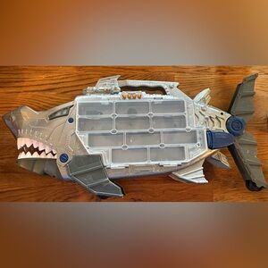 Kid Connection Shark Transporter Carrier, Lights Sounds White, EUC